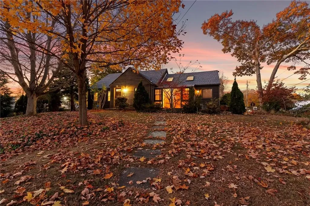 509 Squantum Drive Warwick RI 02888
