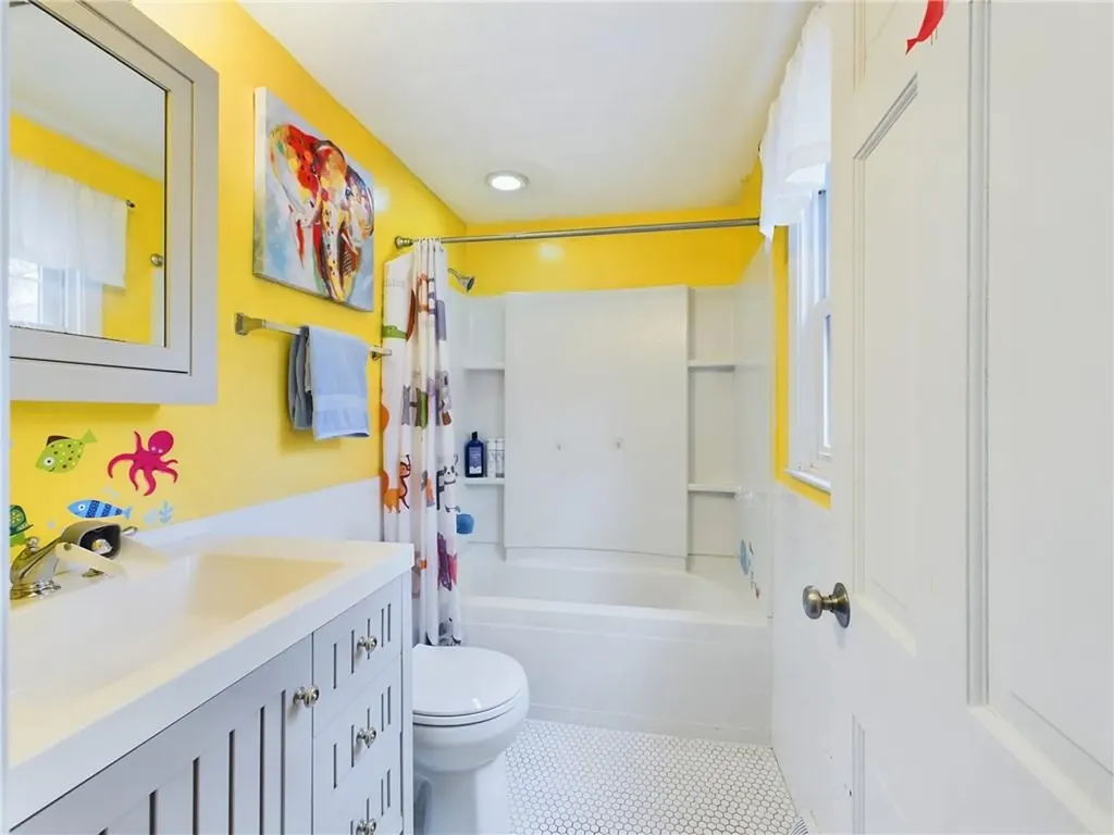 138 Spring Valley Drive East Greenwich RI 02818