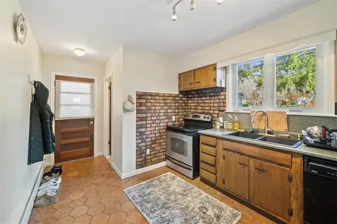 7 Sleepy Hollow Road East Greenwich RI 02818