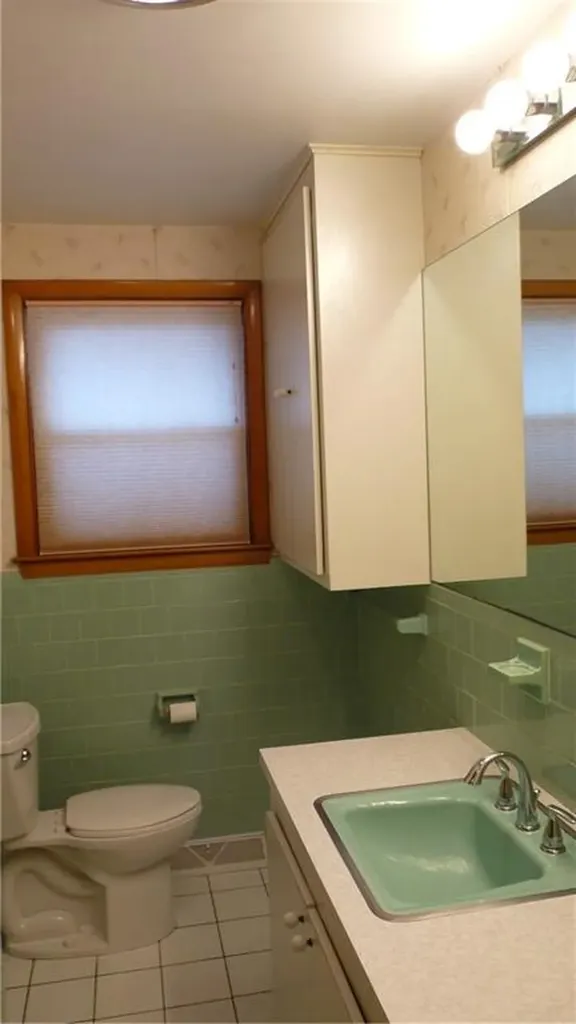 16 Whipple Court North Providence RI 02911