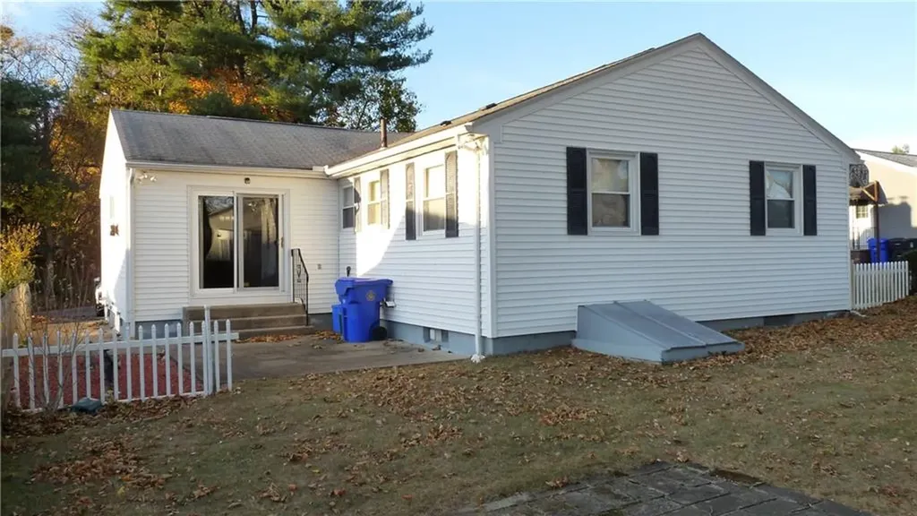 16 Whipple Court North Providence RI 02911