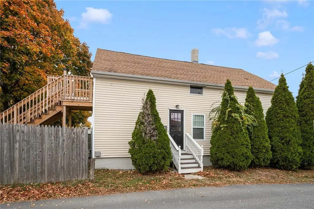 25 Ordway Street Pawtucket RI 02861