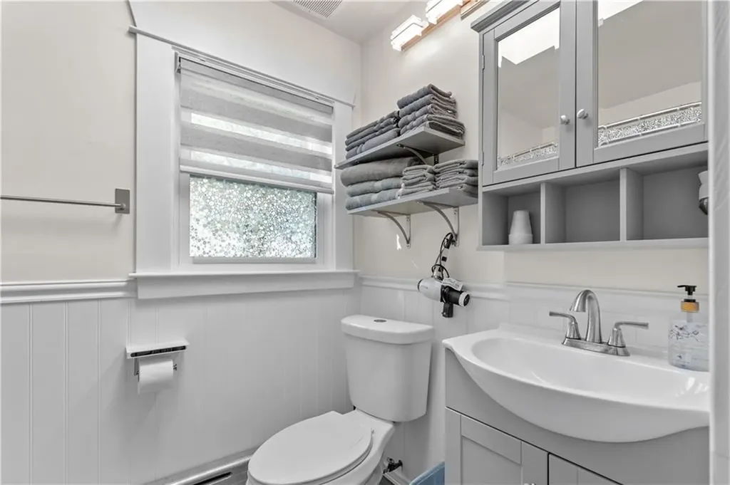 861 Aquidneck Avenue Middletown RI 02842