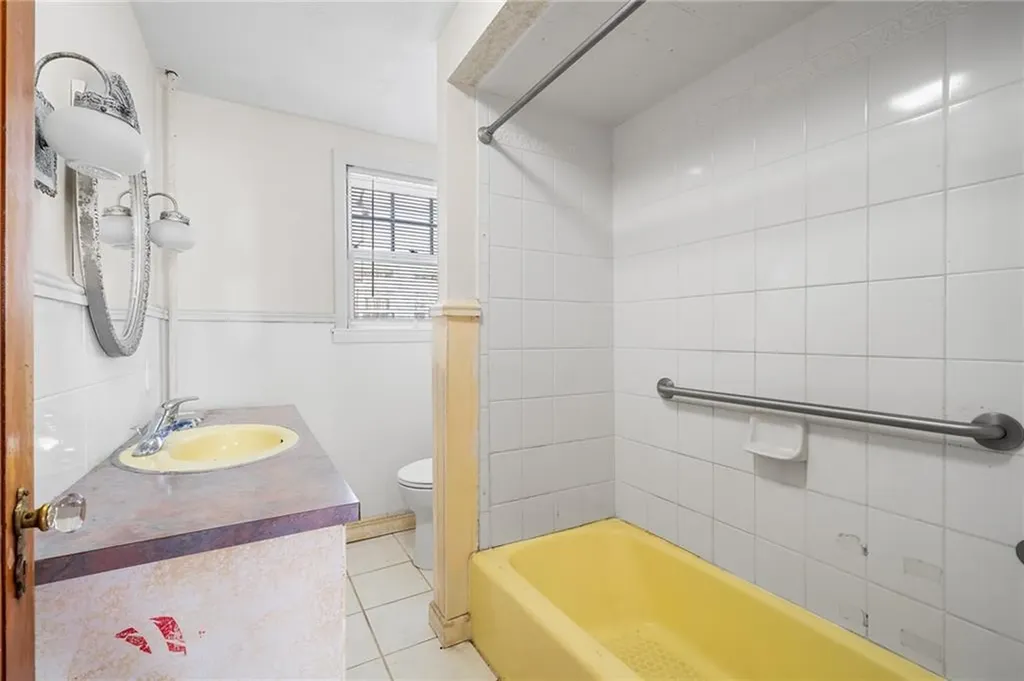 47 Clematis Street Providence RI 02908