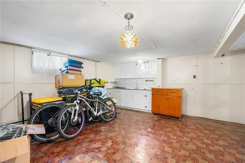 47 Clematis Street Providence RI 02908