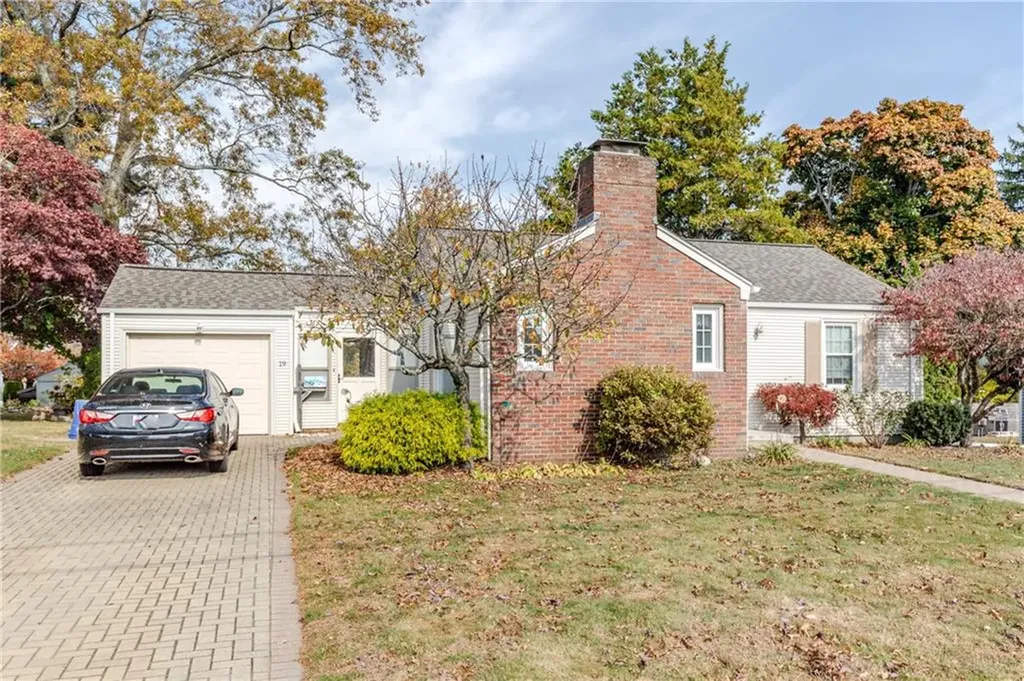 19 Coulters Road Cranston RI 02920