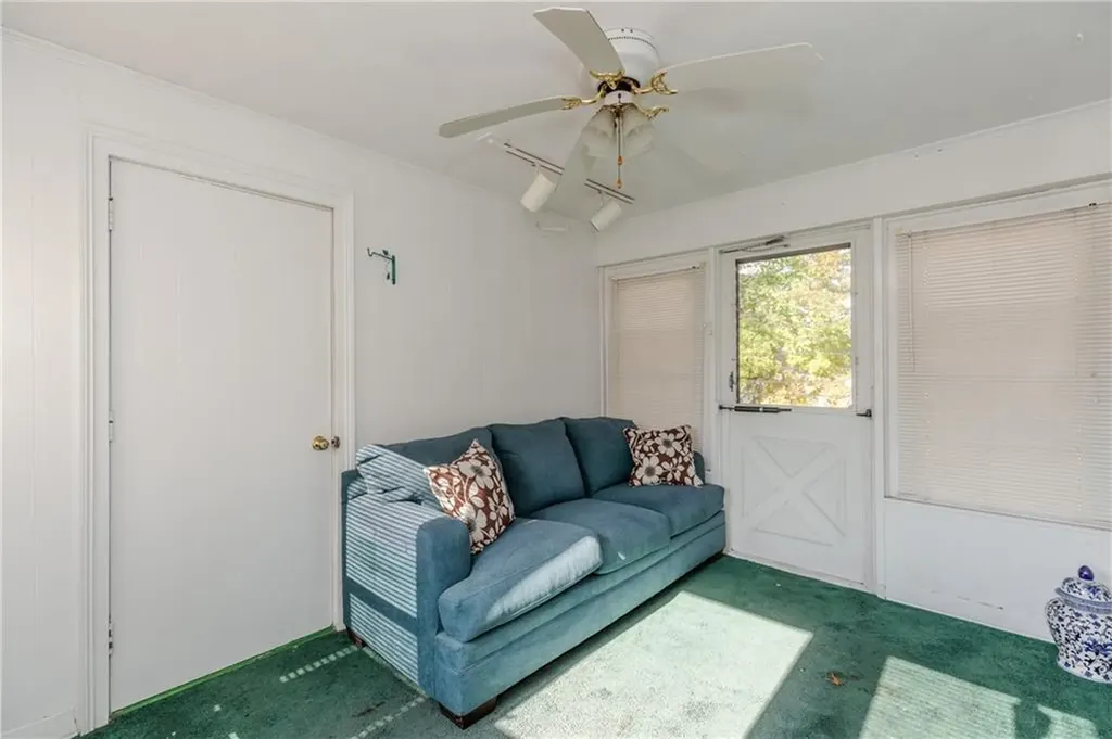 19 Coulters Road Cranston RI 02920