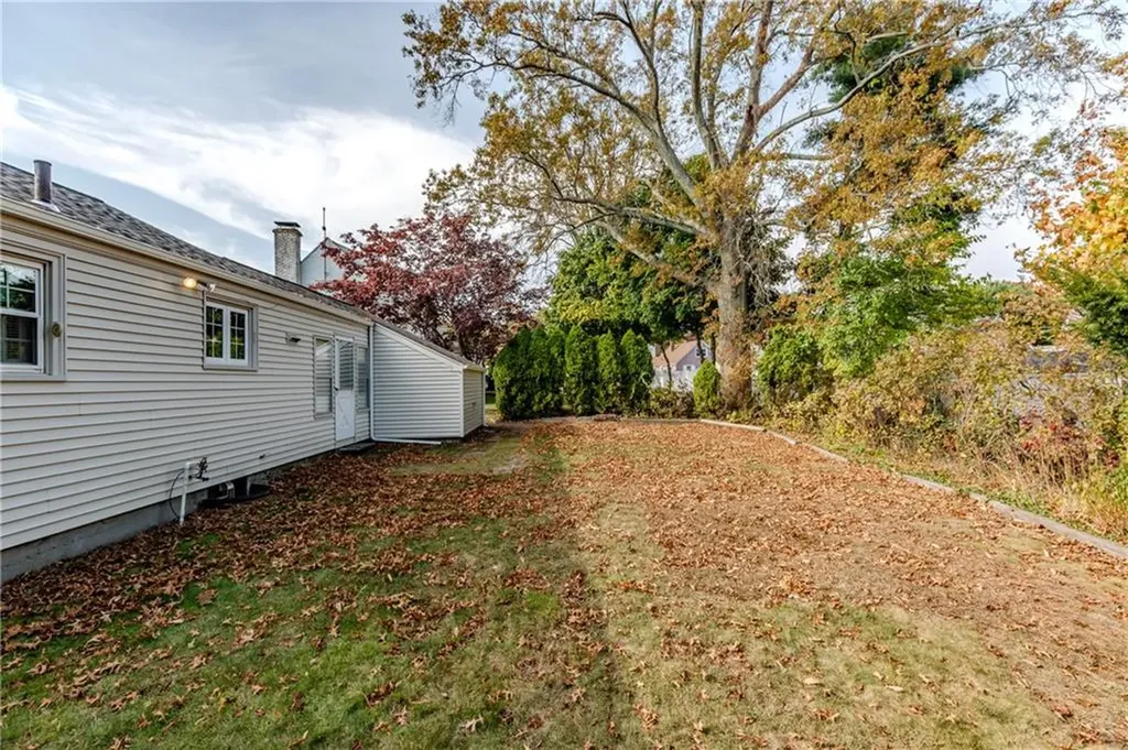 19 Coulters Road Cranston RI 02920