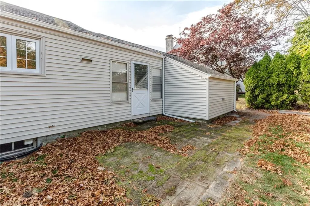 19 Coulters Road Cranston RI 02920