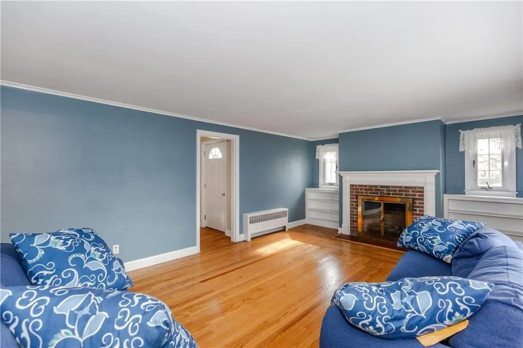 19 Coulters Road Cranston RI 02920