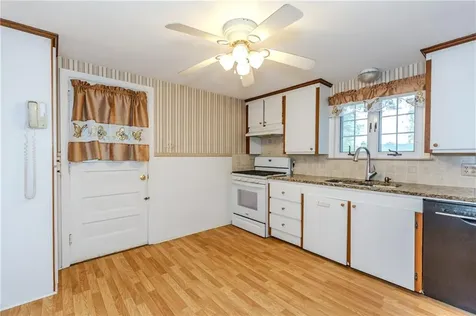 19 Coulters Road Cranston RI 02920