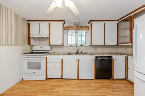 19 Coulters Road Cranston RI 02920