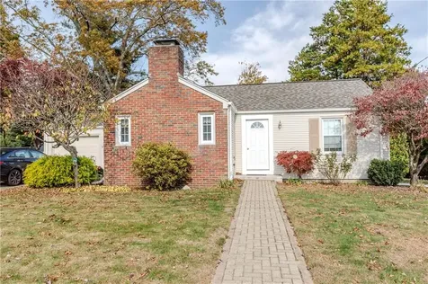 19 Coulters Road Cranston RI 02920