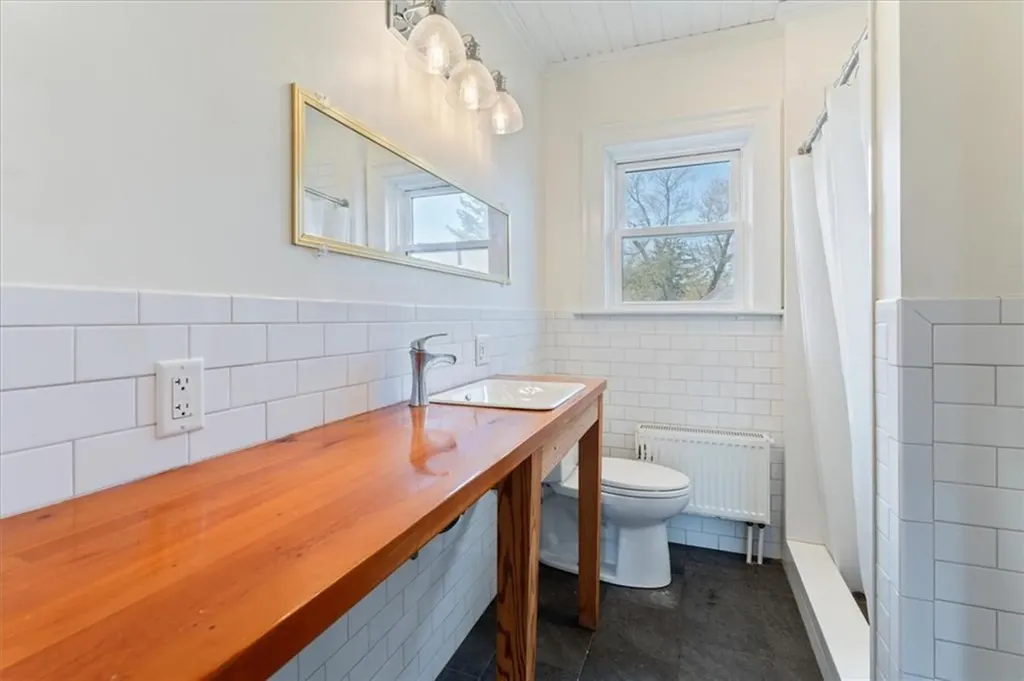 92 Armington Street Cranston RI 02905