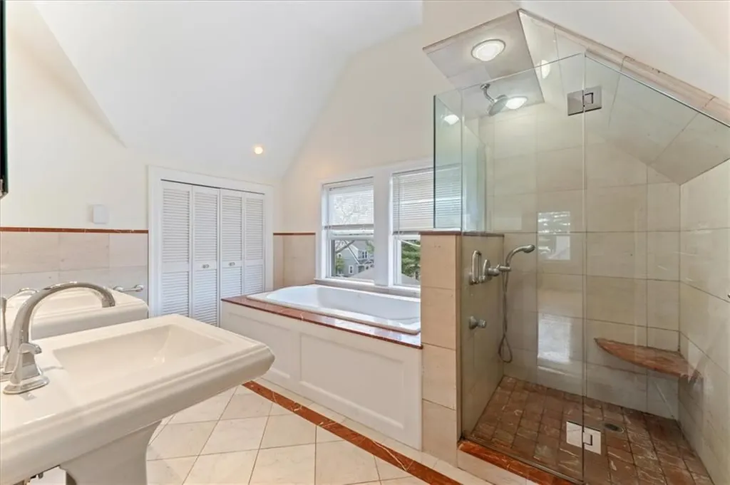 92 Armington Street Cranston RI 02905