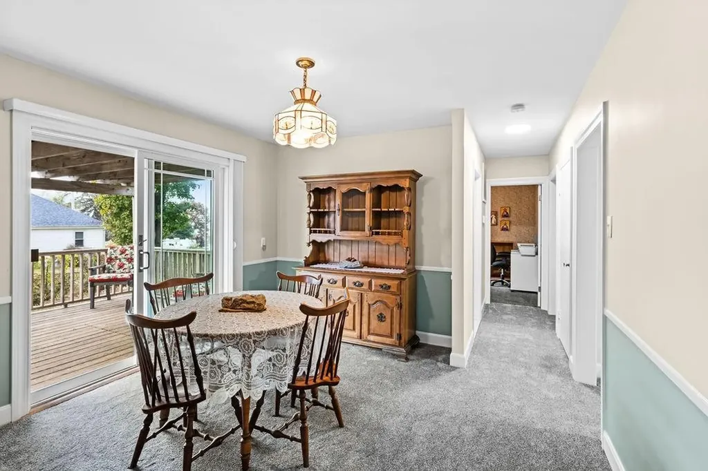 15 Terrace Avenue Tiverton RI 02878
