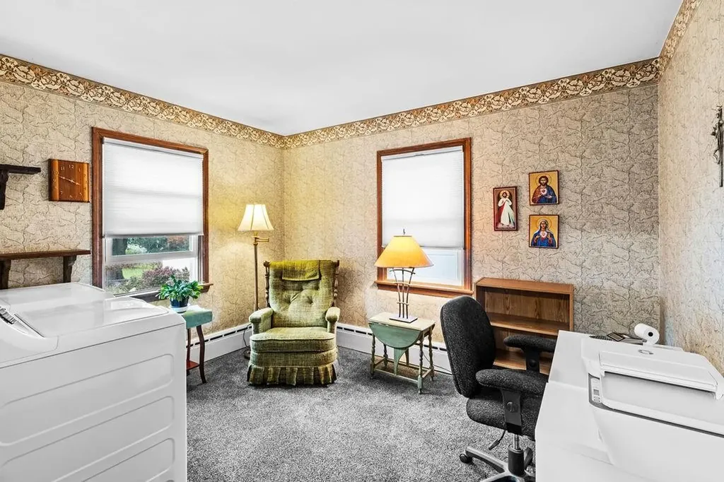 15 Terrace Avenue Tiverton RI 02878
