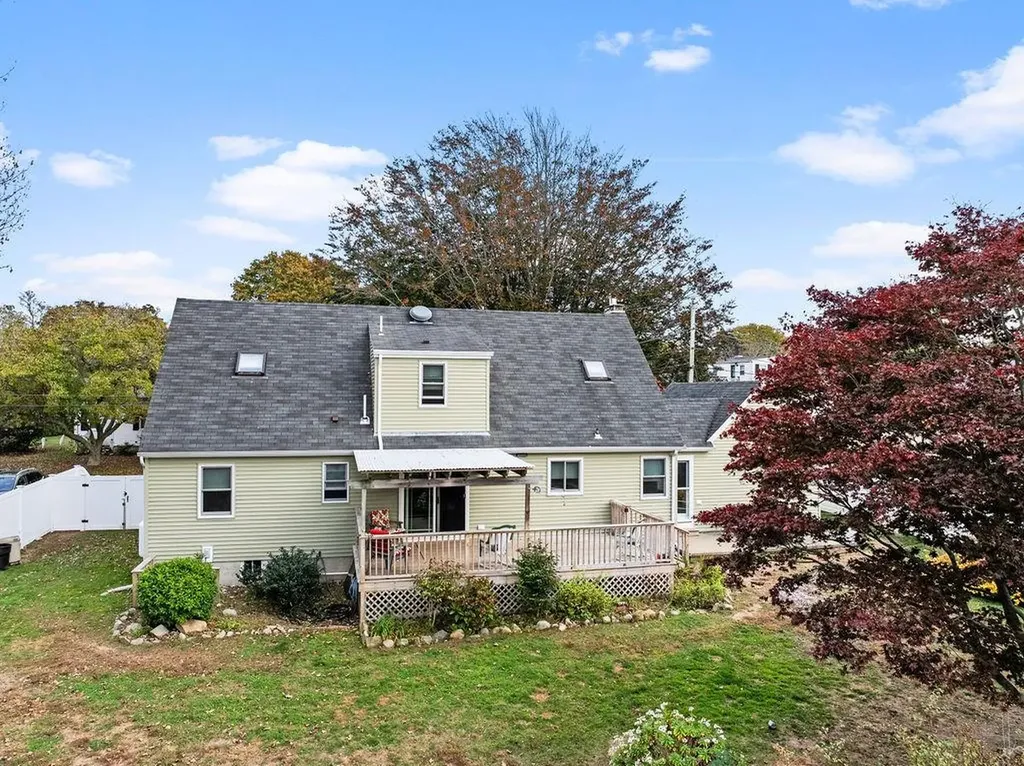 15 Terrace Avenue Tiverton RI 02878