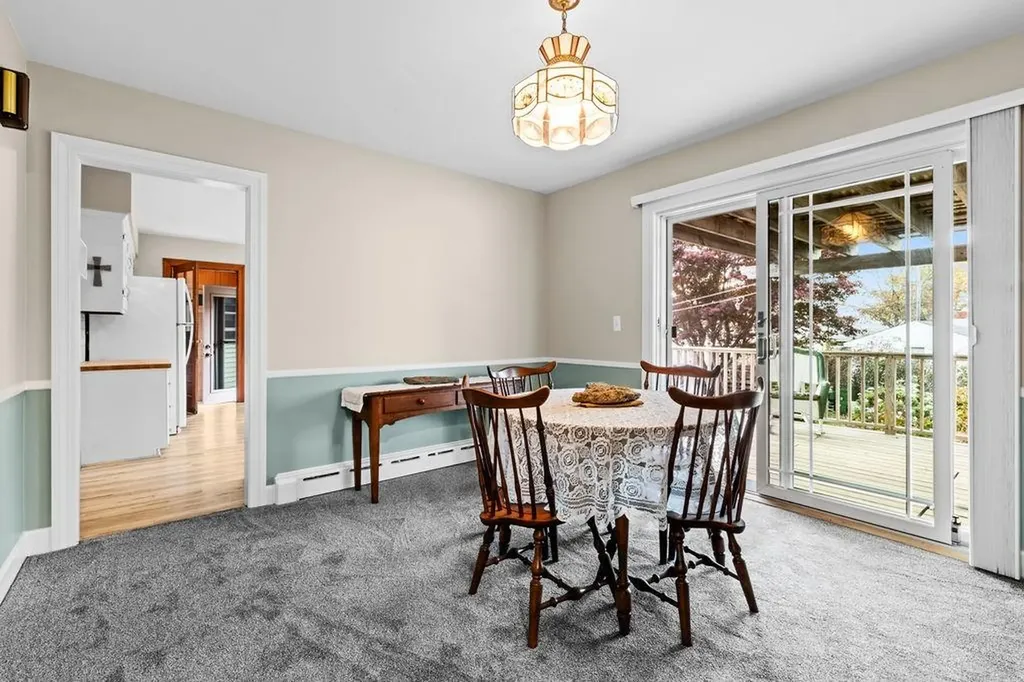 15 Terrace Avenue Tiverton RI 02878