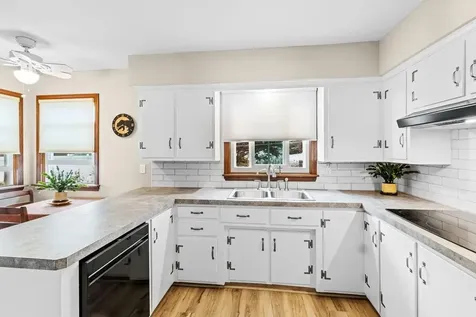 15 Terrace Avenue Tiverton RI 02878