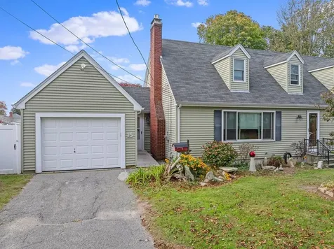 15 Terrace Avenue Tiverton RI 02878