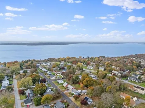 15 Terrace Avenue Tiverton RI 02878