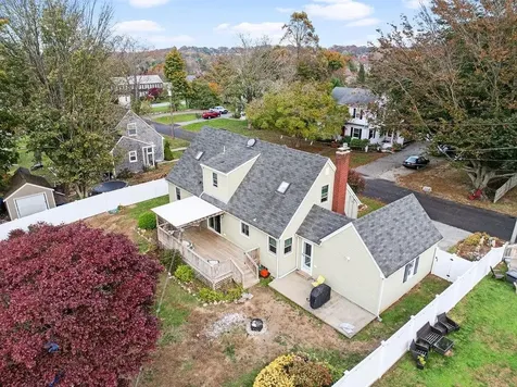 15 Terrace Avenue Tiverton RI 02878