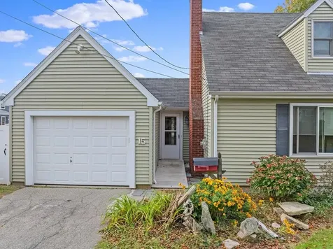 15 Terrace Avenue Tiverton RI 02878