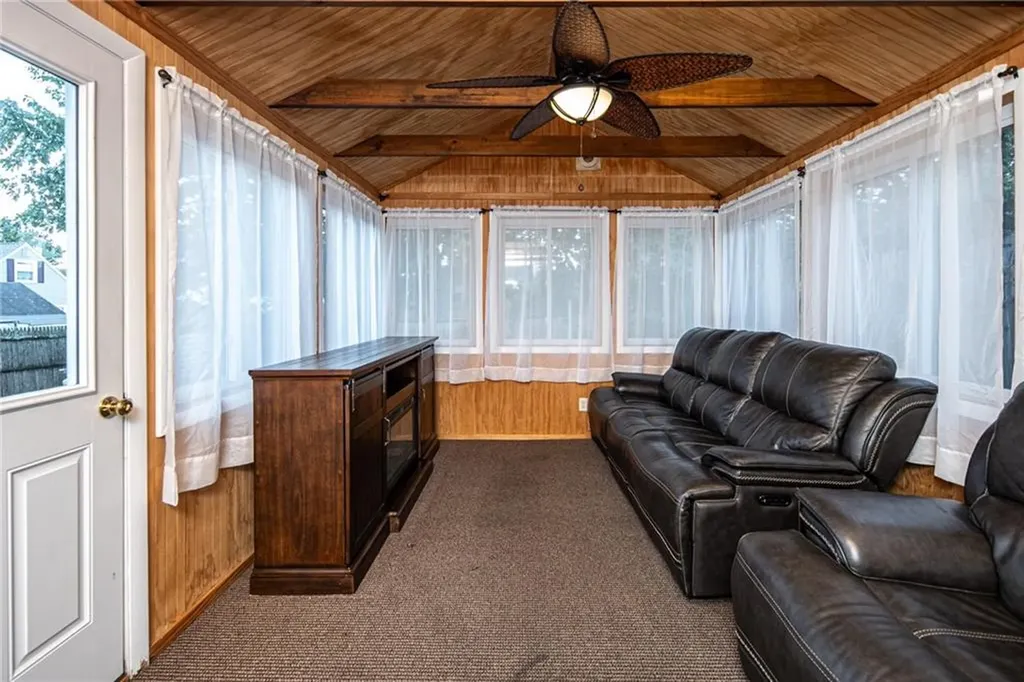 71 Ash Avenue Cranston RI 02910
