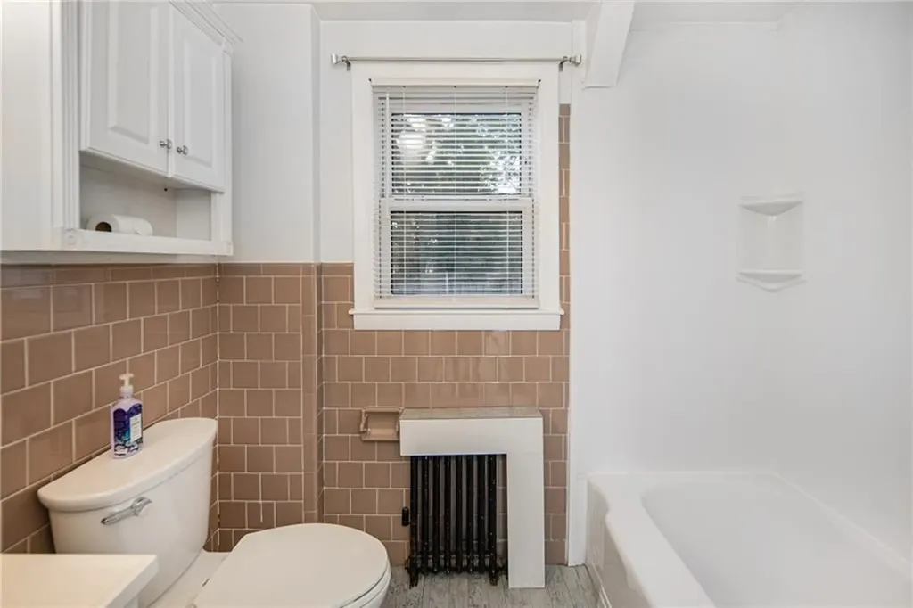 71 Ash Avenue Cranston RI 02910