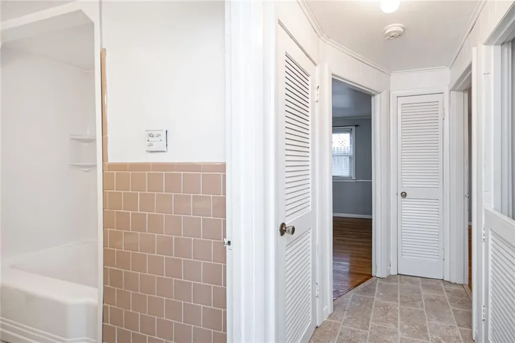 71 Ash Avenue Cranston RI 02910