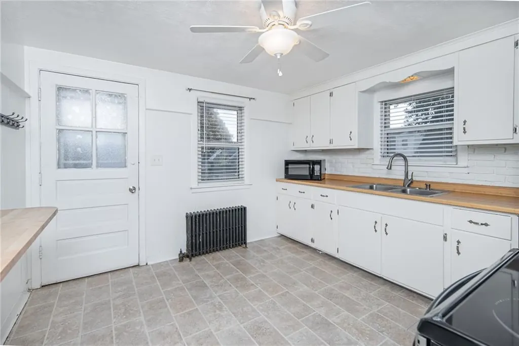 71 Ash Avenue Cranston RI 02910