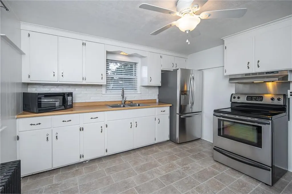 71 Ash Avenue Cranston RI 02910