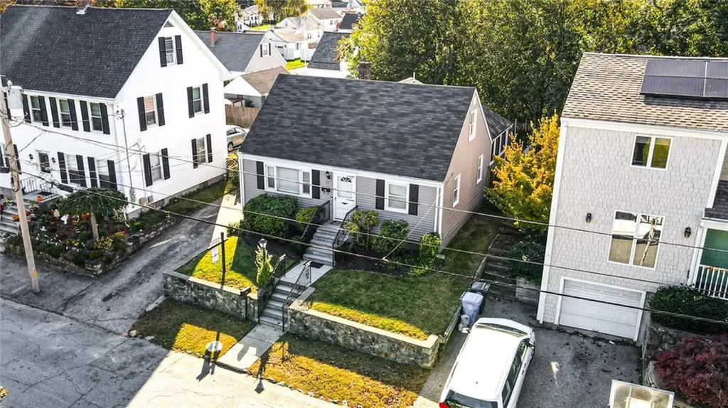 71 Ash Avenue Cranston RI 02910