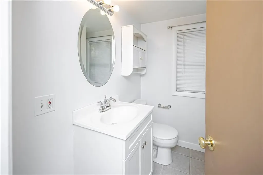 71 Ash Avenue Cranston RI 02910