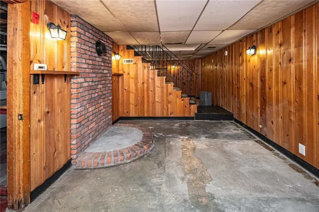 71 Ash Avenue Cranston RI 02910