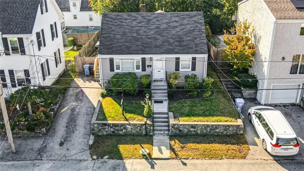 71 Ash Avenue Cranston RI 02910