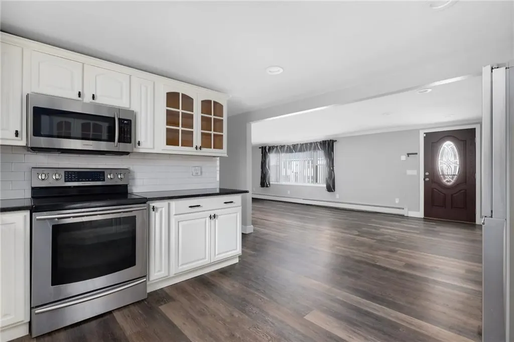 30 Dayton Avenue Warwick RI 02889