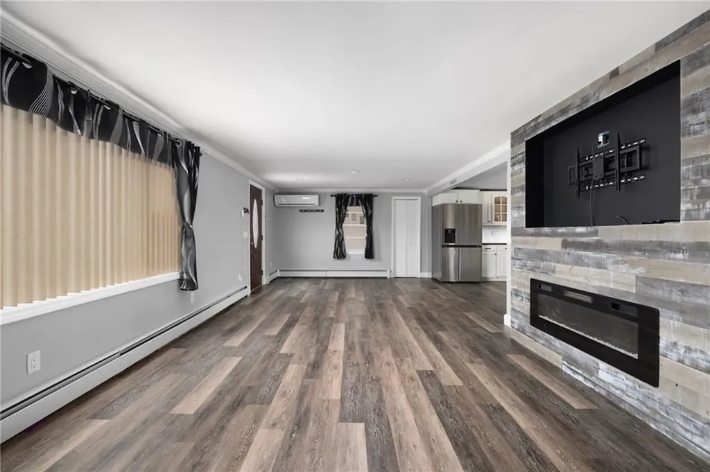 30 Dayton Avenue Warwick RI 02889