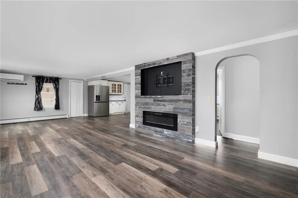 30 Dayton Avenue Warwick RI 02889