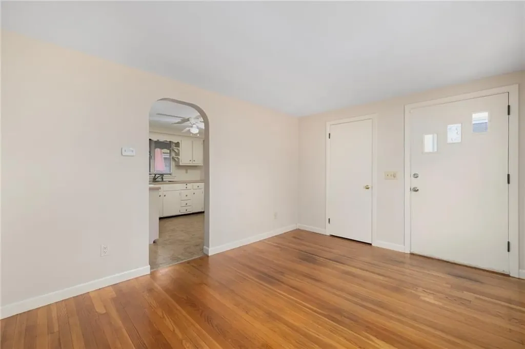 30 Dayton Avenue Warwick RI 02889