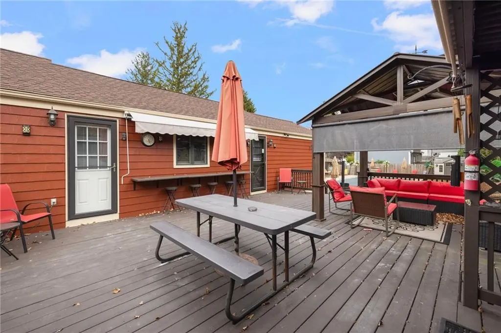 30 Dayton Avenue Warwick RI 02889