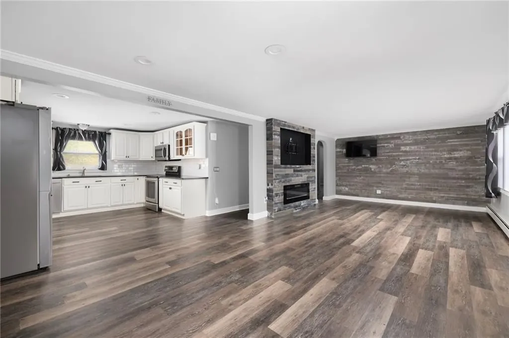 30 Dayton Avenue Warwick RI 02889