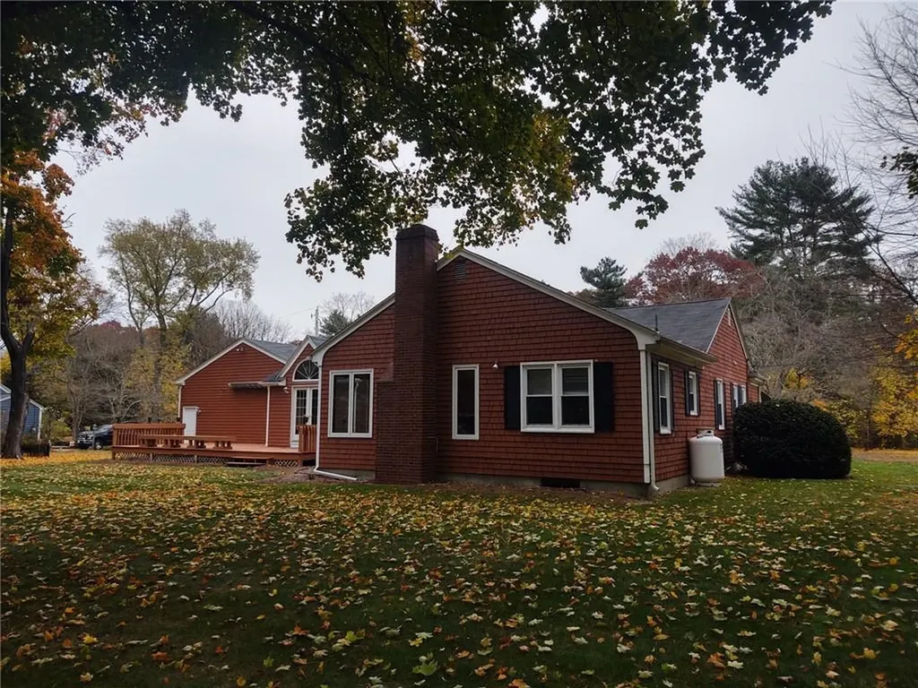 44 Sykes Road Seekonk MA 02771