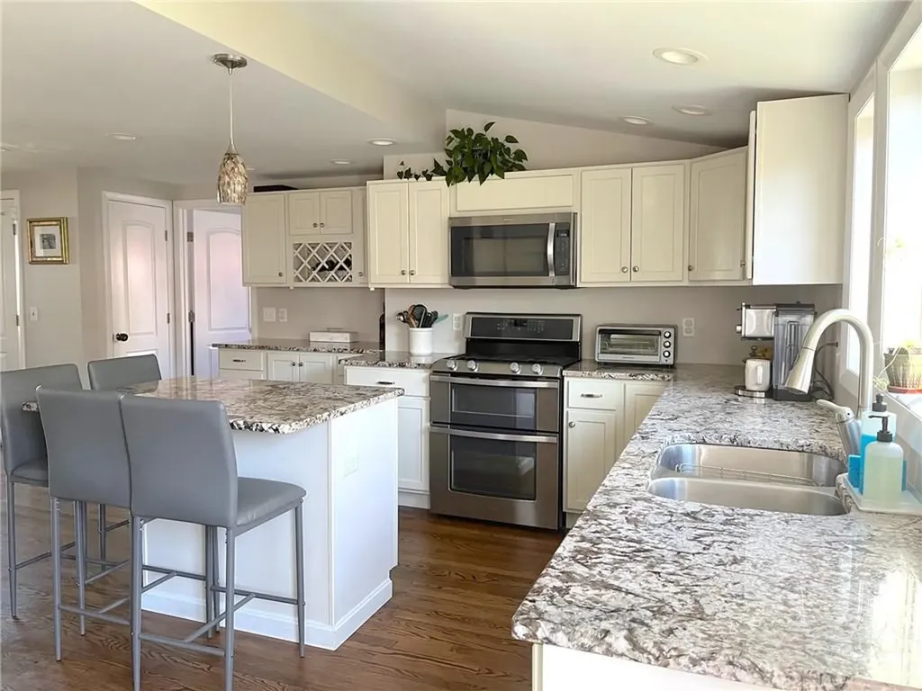 118 Mount View Drive Cranston RI 02920