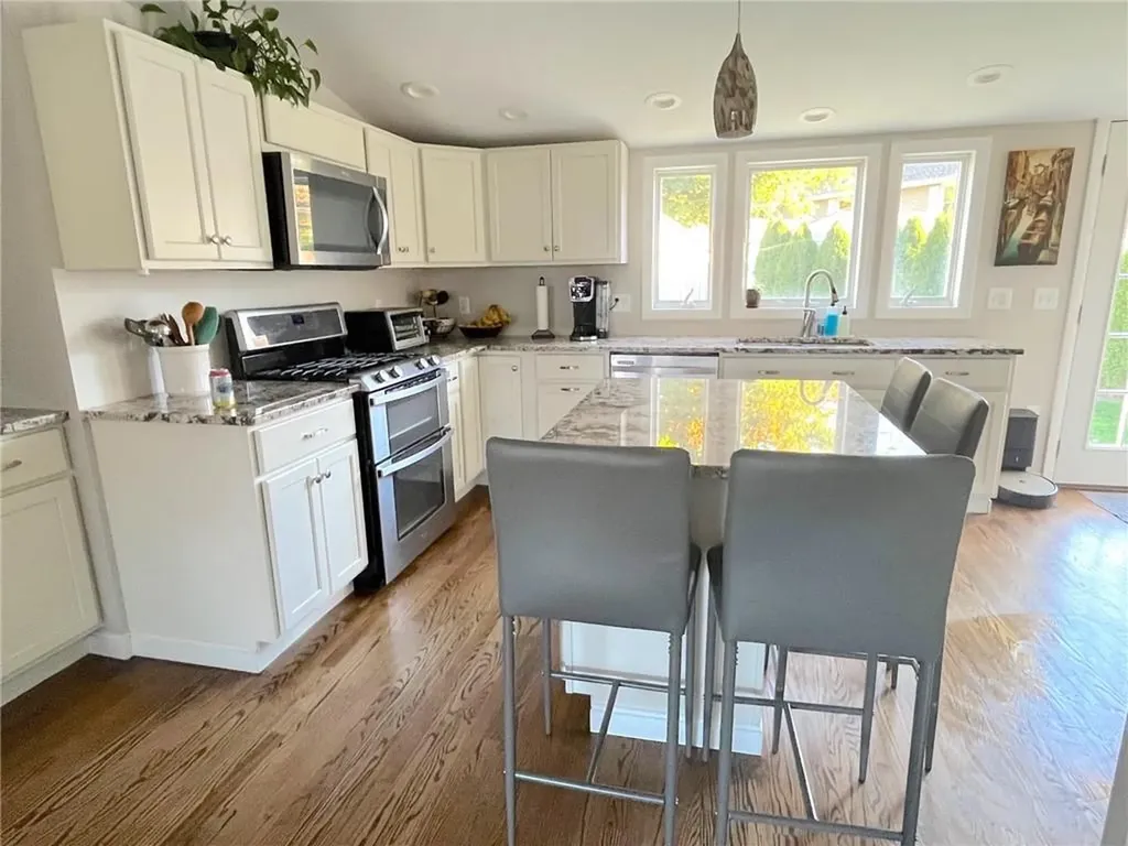 118 Mount View Drive Cranston RI 02920