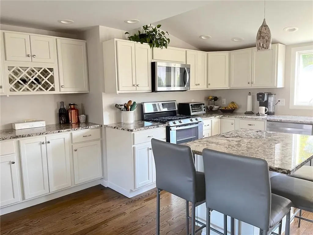 118 Mount View Drive Cranston RI 02920