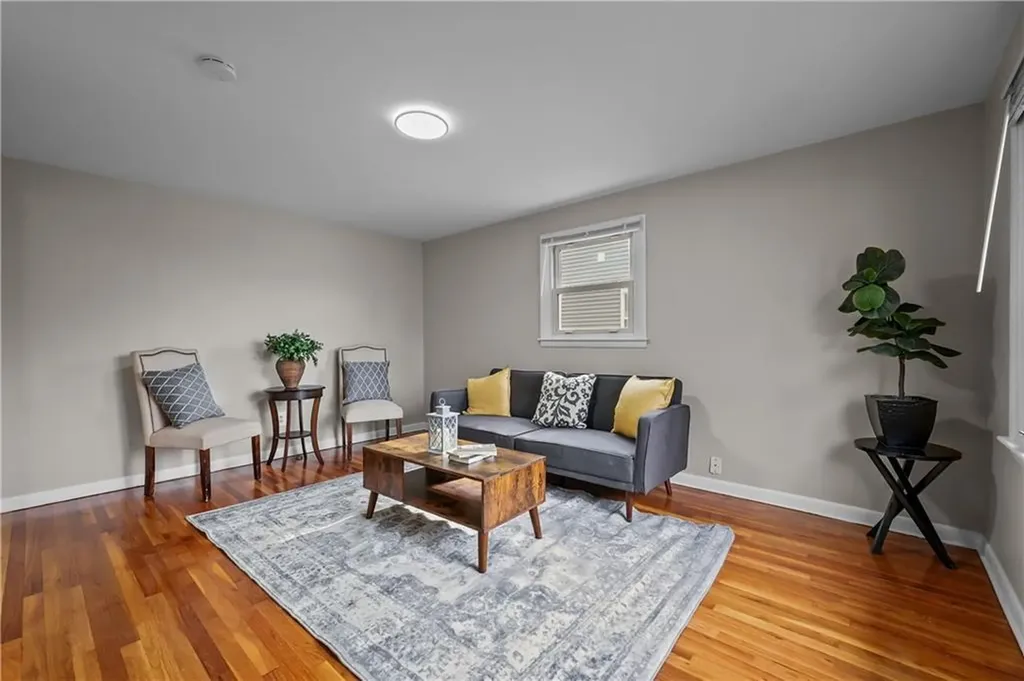 72 Dean Street Pawtucket RI 02861