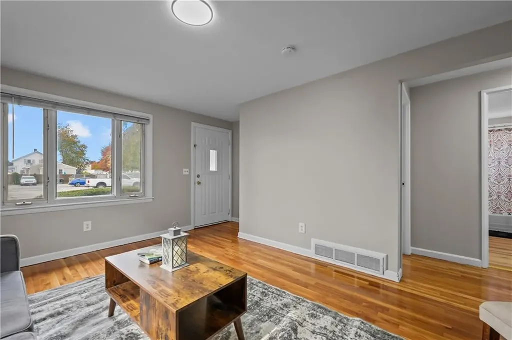 72 Dean Street Pawtucket RI 02861