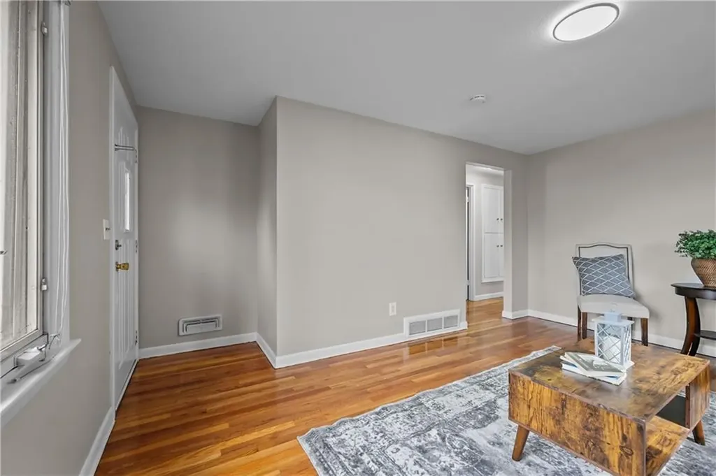 72 Dean Street Pawtucket RI 02861